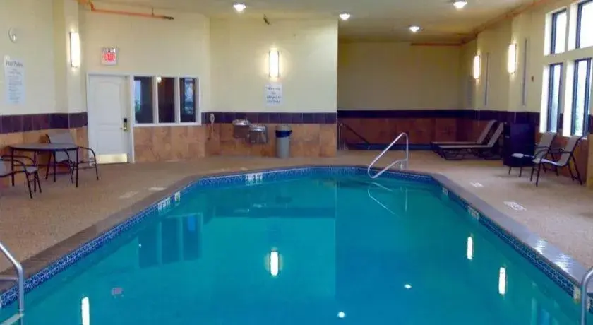 Holiday Inn Express & Suites Winner By IHG Holiday Inn Express & Suites Winner By IHG