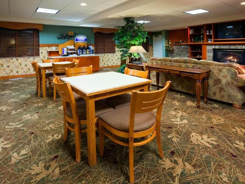 Holiday Inn Express & Suites Winner By IHG