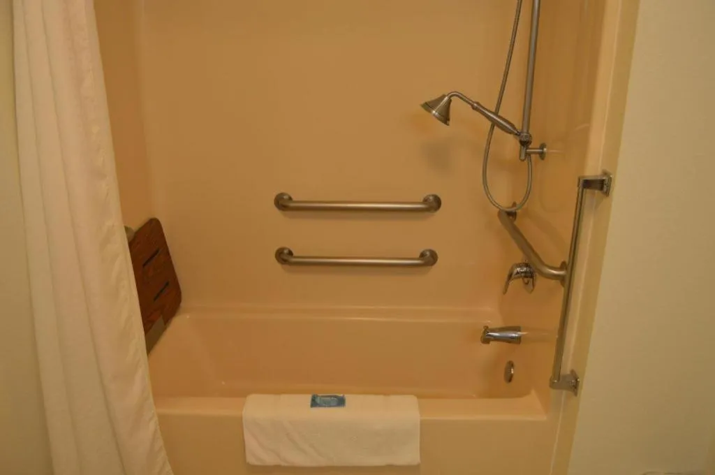 Holiday Inn Express & Suites Winner By IHG