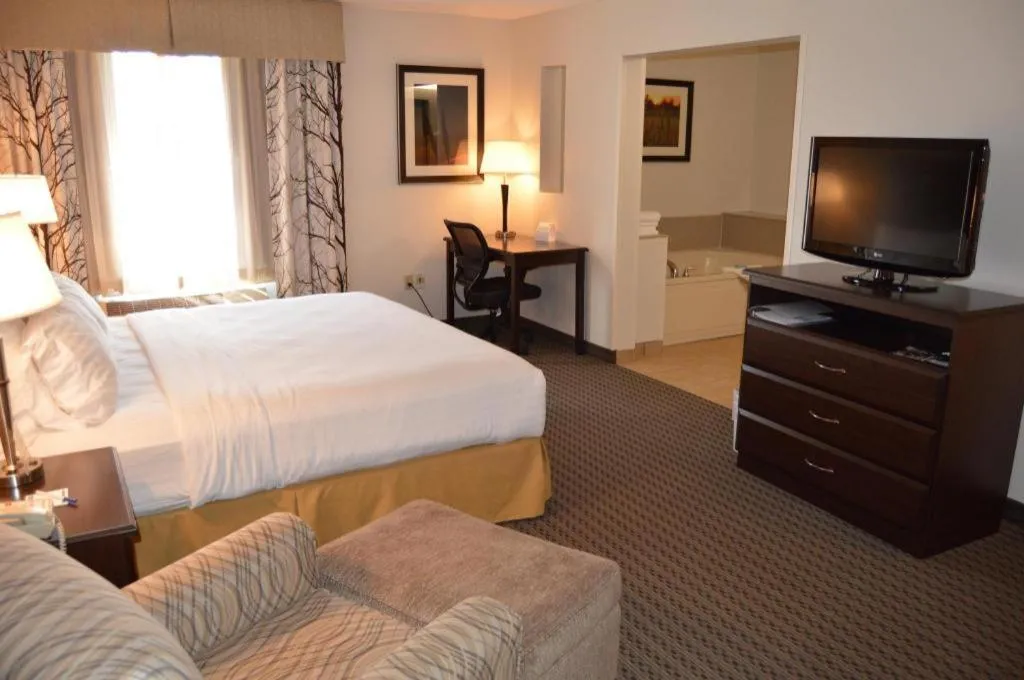 Bed in Holiday Inn Express & Suites Winner By IHG