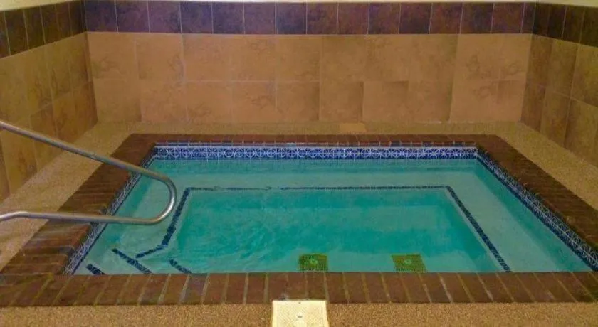 Holiday Inn Express & Suites Winner By IHG