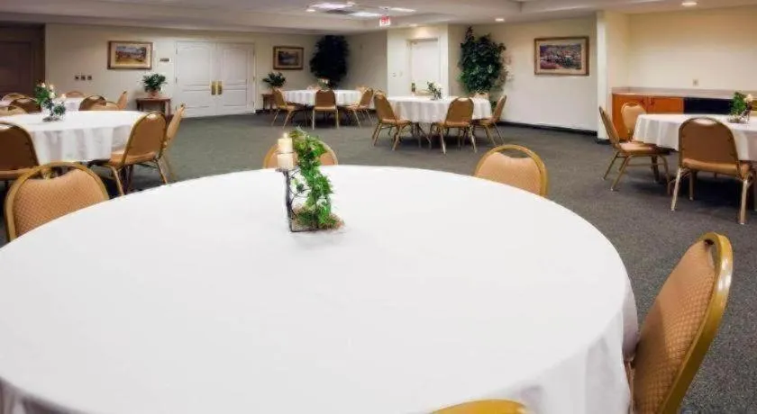 Holiday Inn Express & Suites Winner By IHG