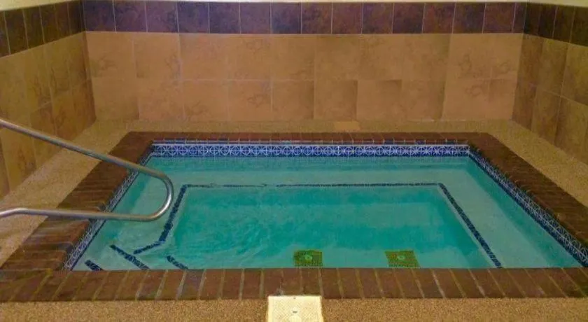 Holiday Inn Express & Suites Winner By IHG