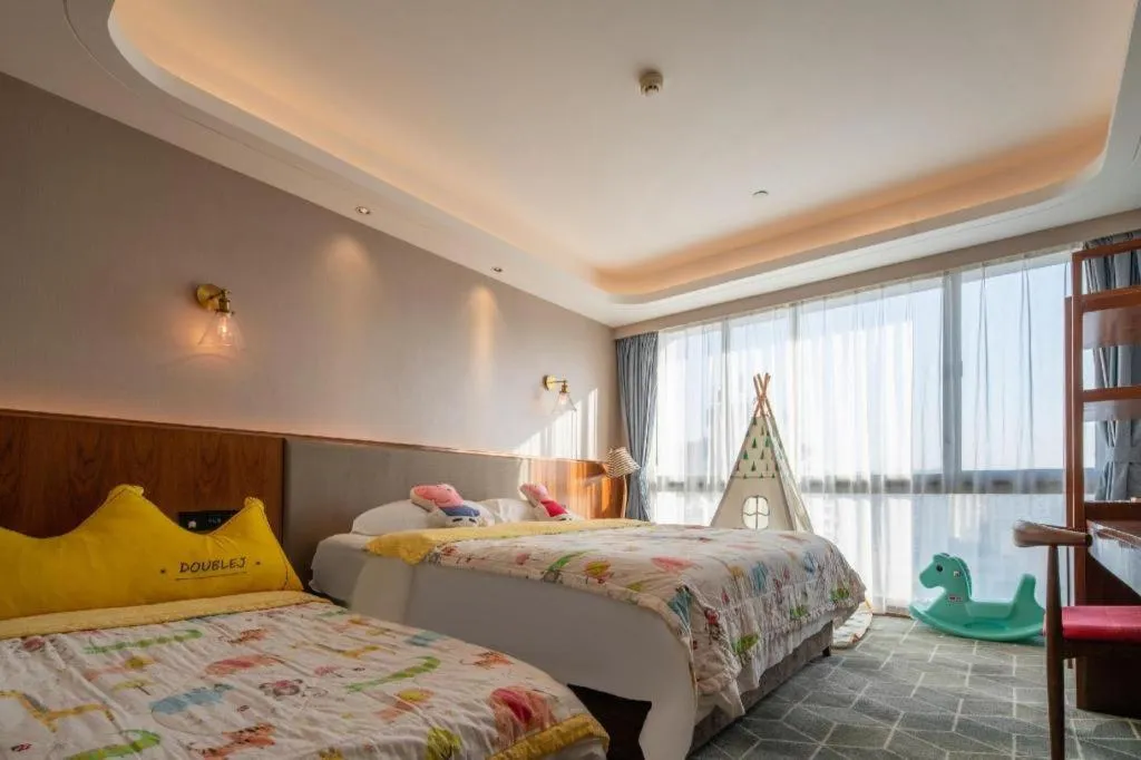 Bed in Guilin Plaza Hotel