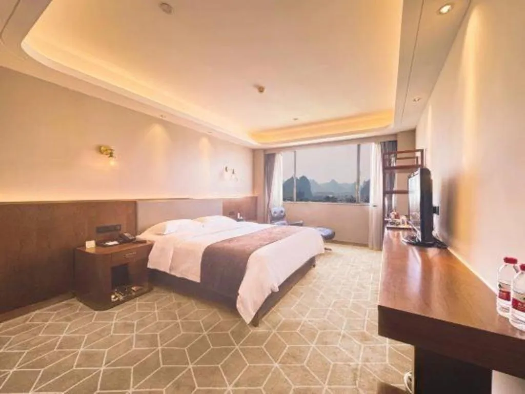 Bed in Guilin Plaza Hotel