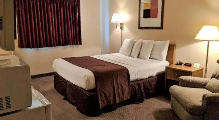 Bed in Americas Best Value Inn Torrington Bed in Americas Best Value Inn Torrington
