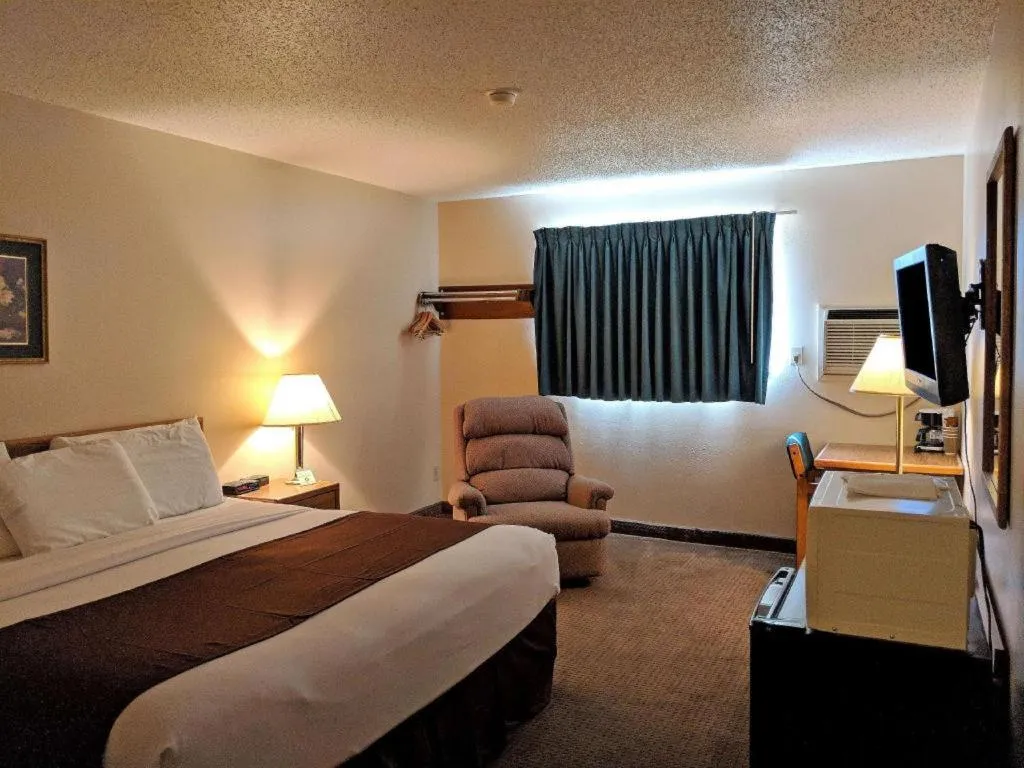 Bed in Americas Best Value Inn Torrington