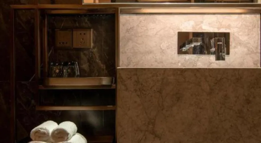 Hangzhou Blossom Hotel