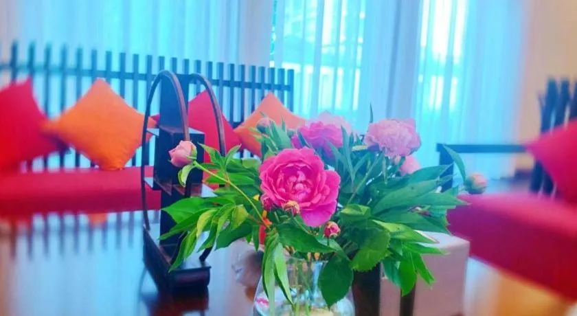 Xinjin Celebrity City Hotel