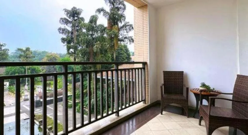 Xinjin Celebrity City Hotel