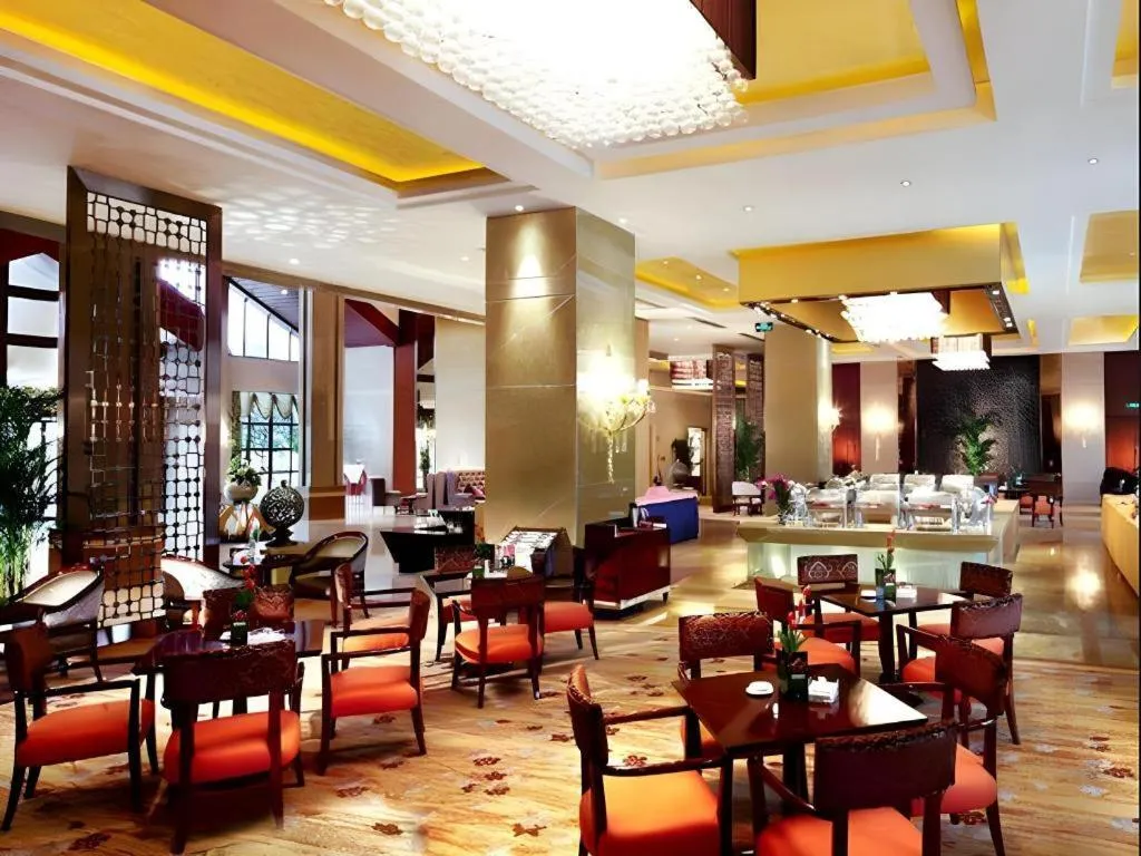 Xinjin Celebrity City Hotel