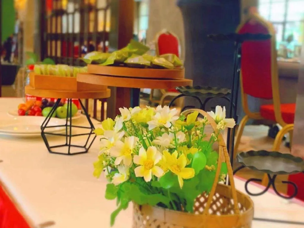 Xinjin Celebrity City Hotel