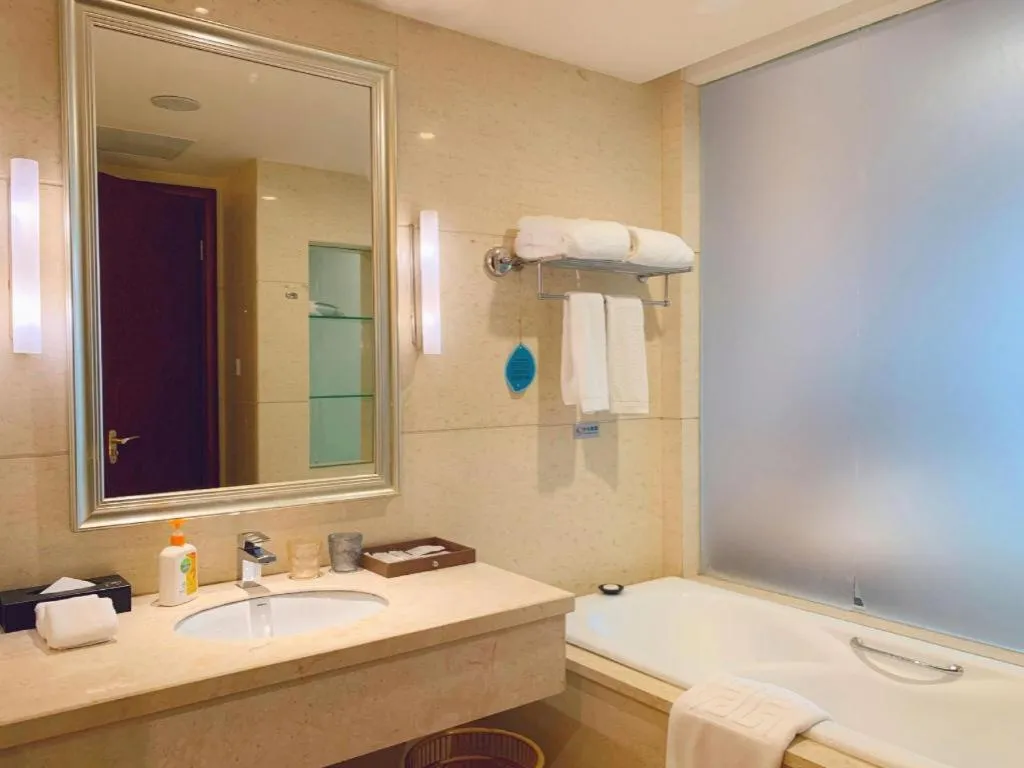 Xinjin Celebrity City Hotel