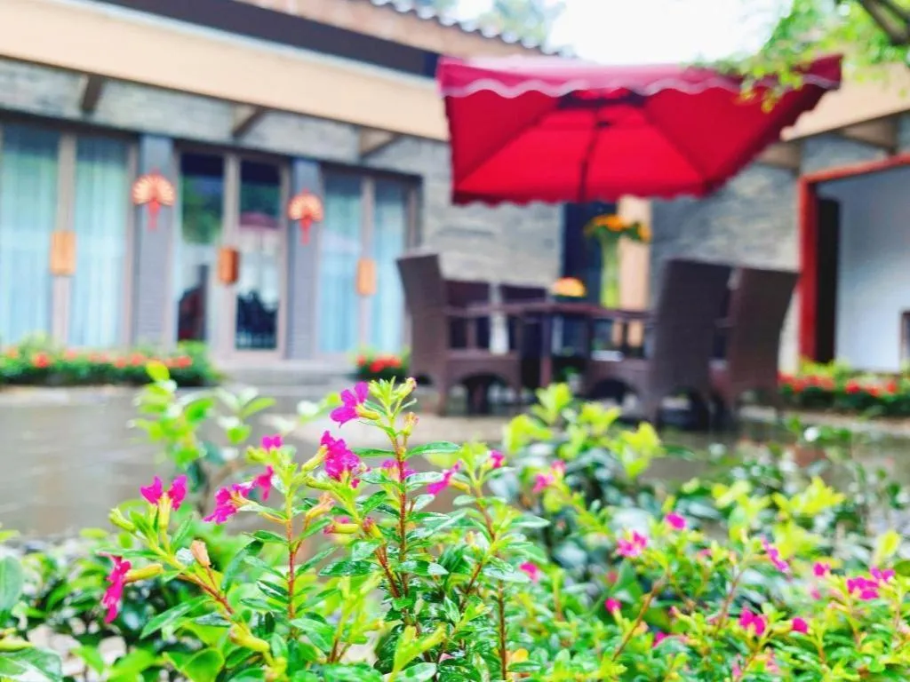 Xinjin Celebrity City Hotel