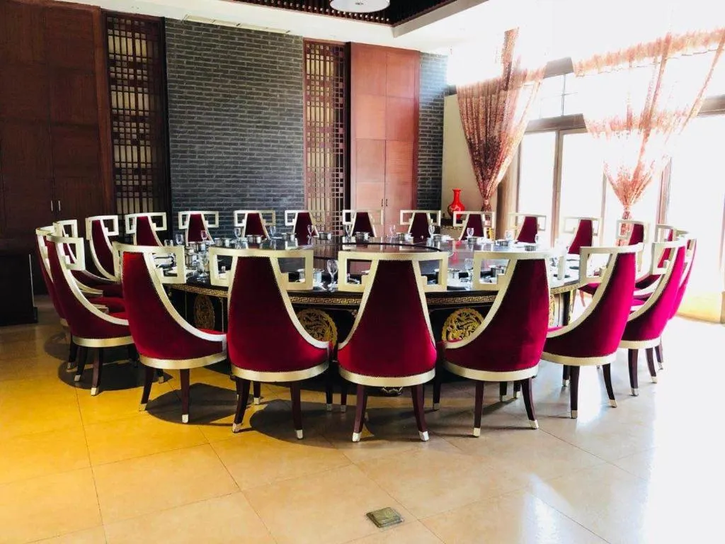 Xinjin Celebrity City Hotel