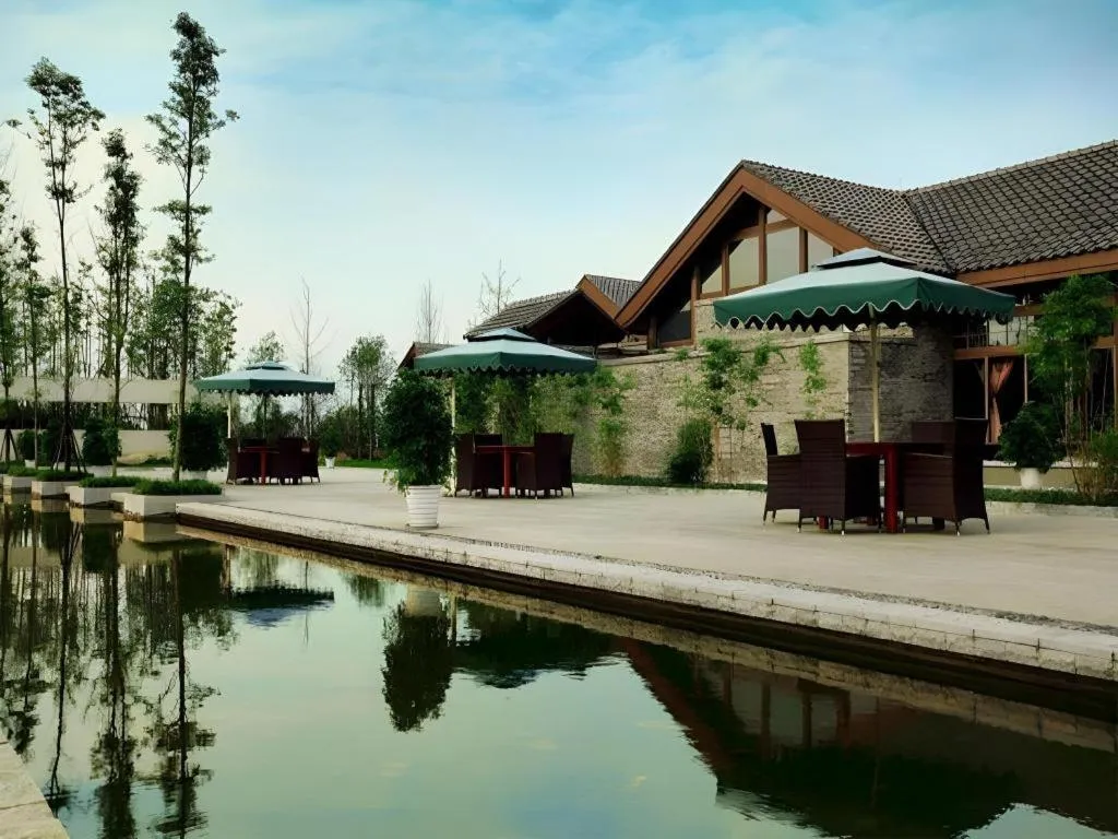 Xinjin Celebrity City Hotel