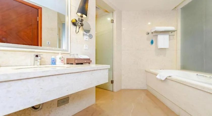 Xinjin Celebrity City Hotel