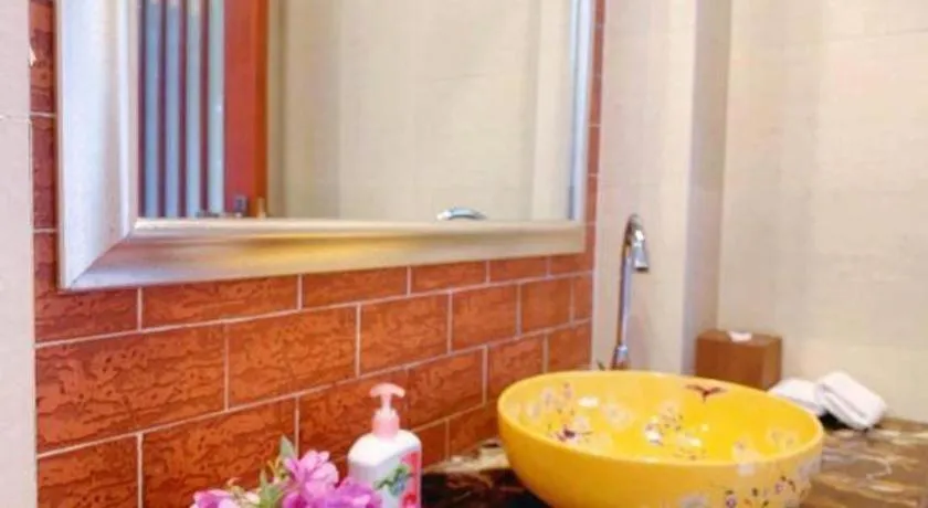 Xinjin Celebrity City Hotel