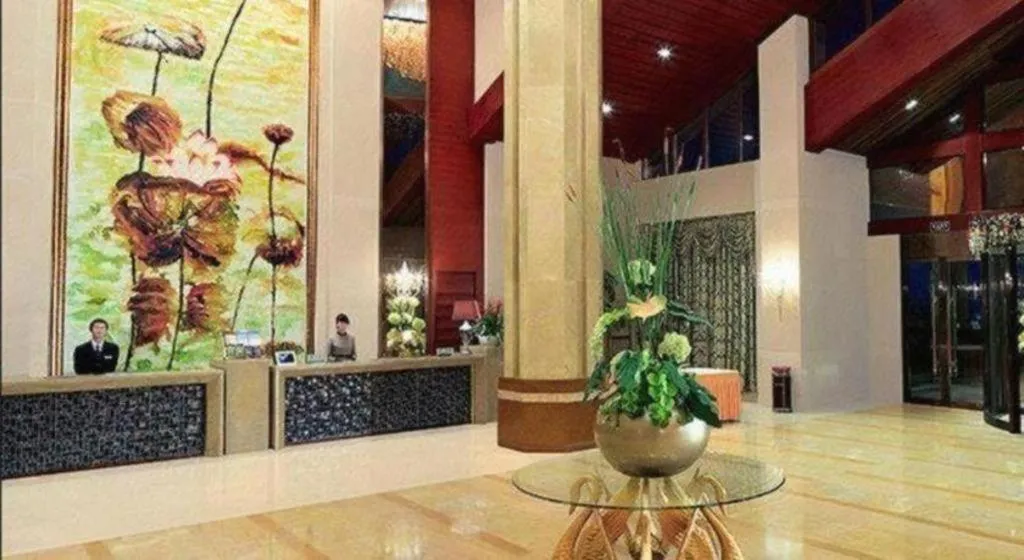 Xinjin Celebrity City Hotel