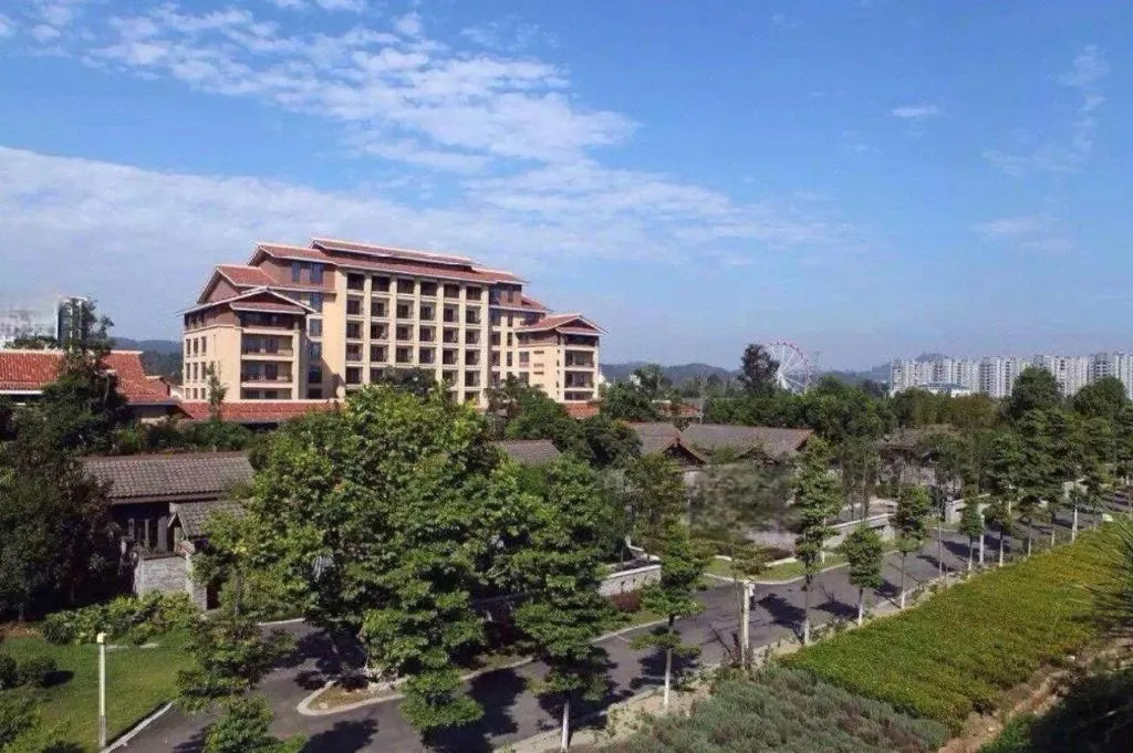 Xinjin Celebrity City Hotel