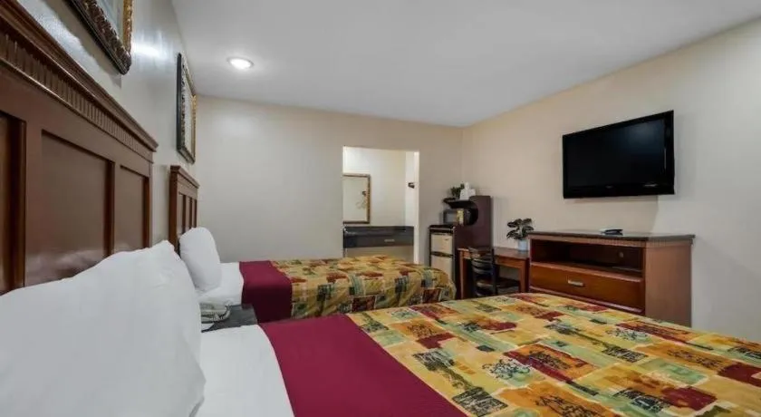 Bed in Americas Best Value Inn Redlands San Bernardino