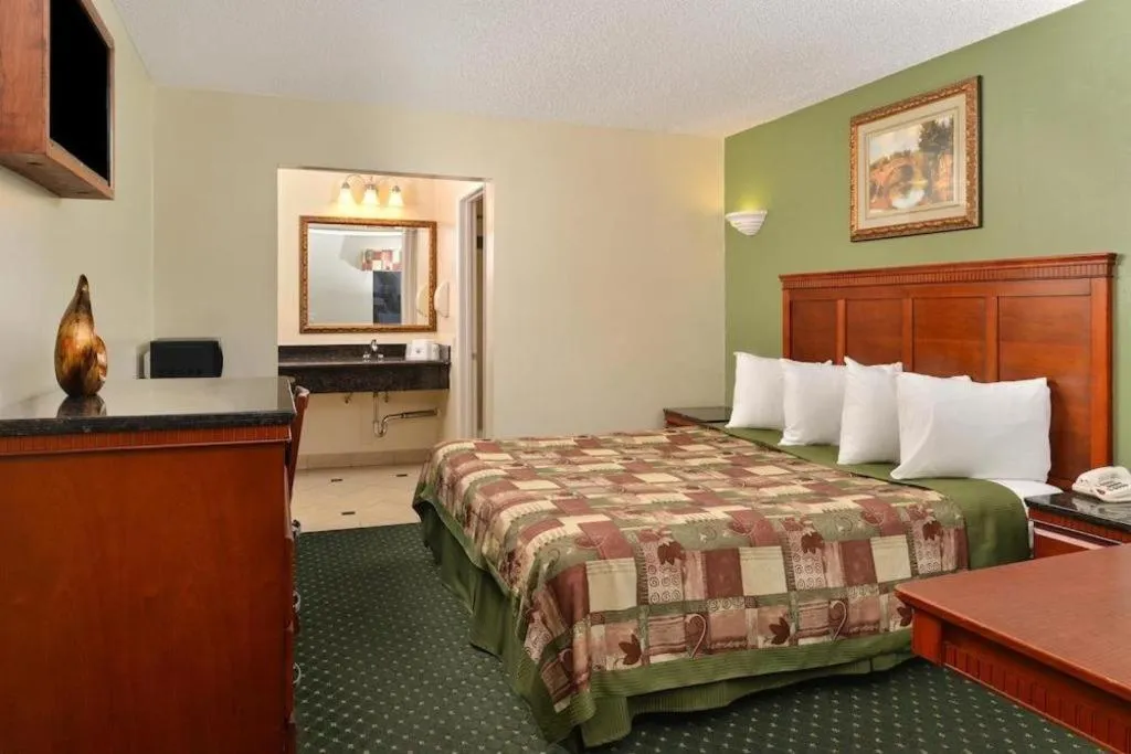 Bed in Americas Best Value Inn Redlands San Bernardino
