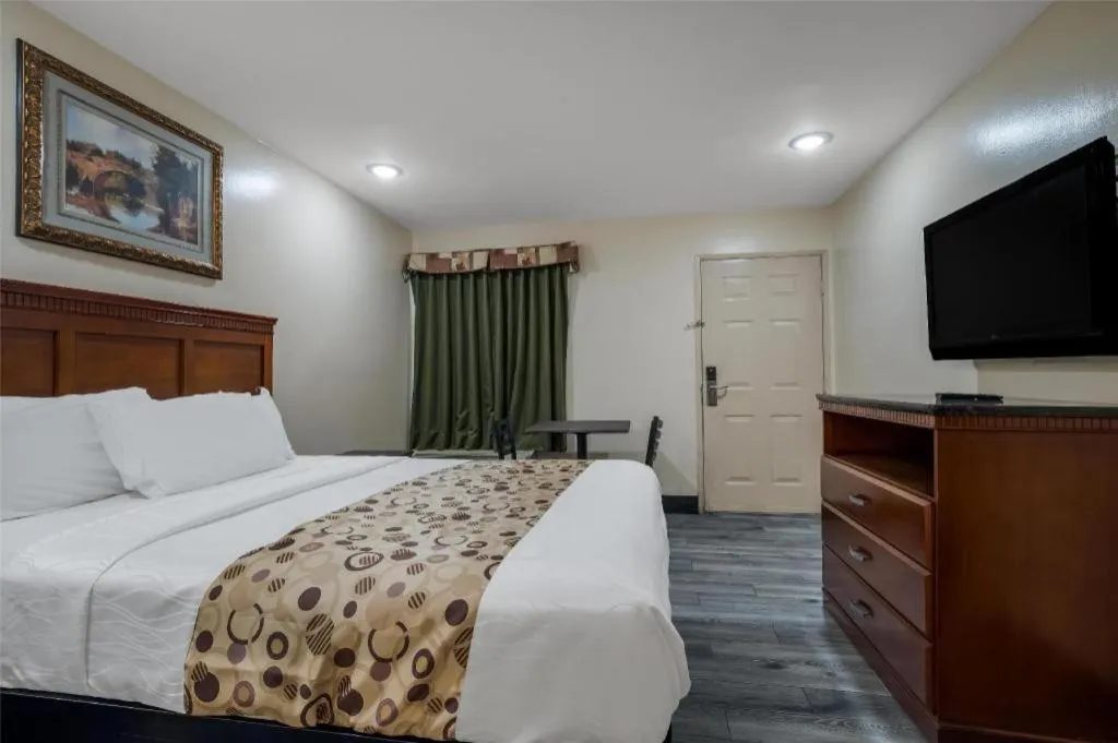 Bed in Americas Best Value Inn Redlands San Bernardino