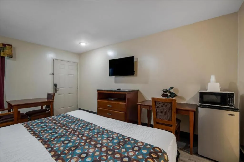 Bed in Americas Best Value Inn Redlands San Bernardino