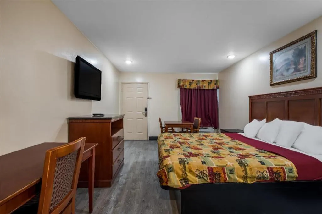 Bed in Americas Best Value Inn Redlands San Bernardino