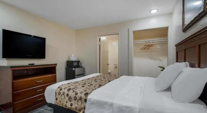 Bed in Americas Best Value Inn Redlands San Bernardino