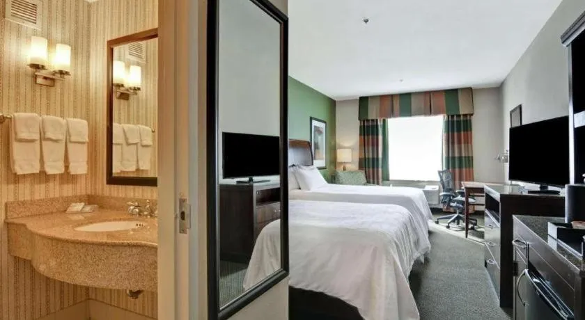 Bed in Hilton Garden Inn Green Bay