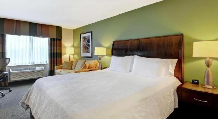 Bed in Hilton Garden Inn Green Bay