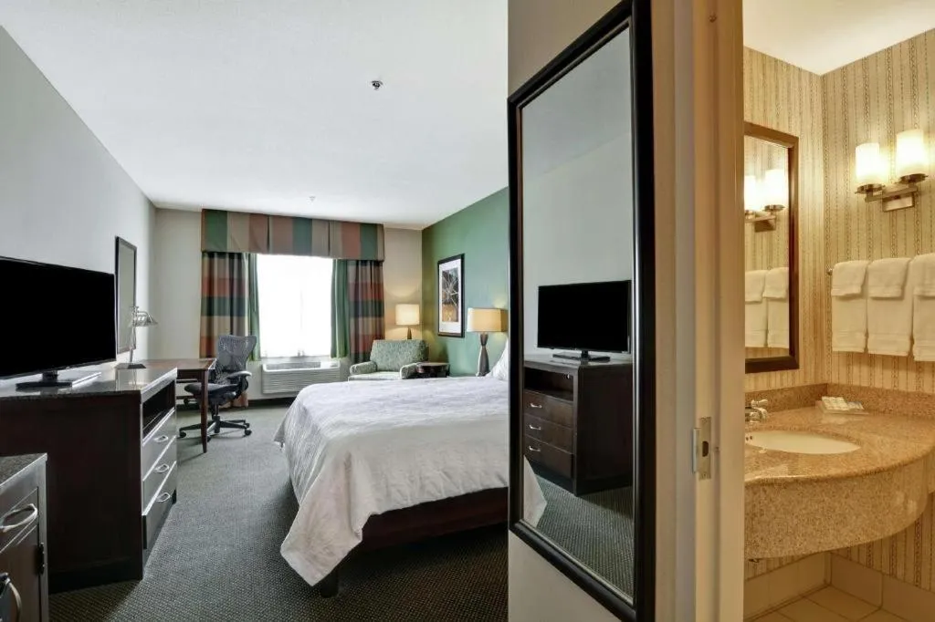 Bed in Hilton Garden Inn Green Bay