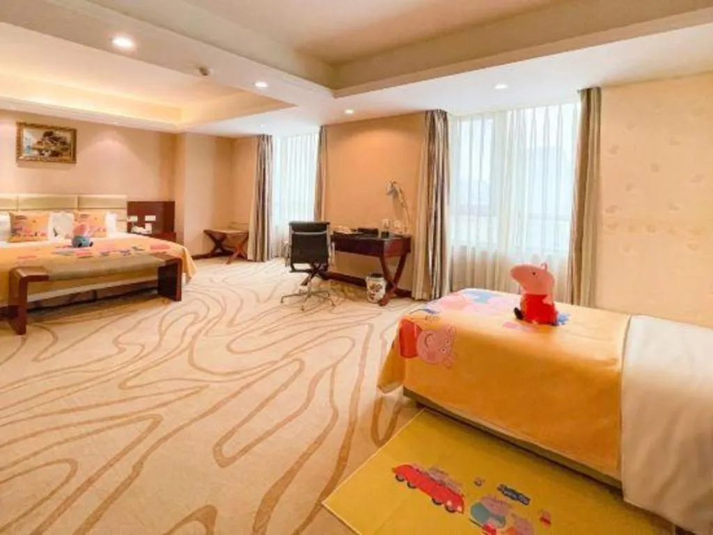 Bed in Chengdu Sovereign Hotel