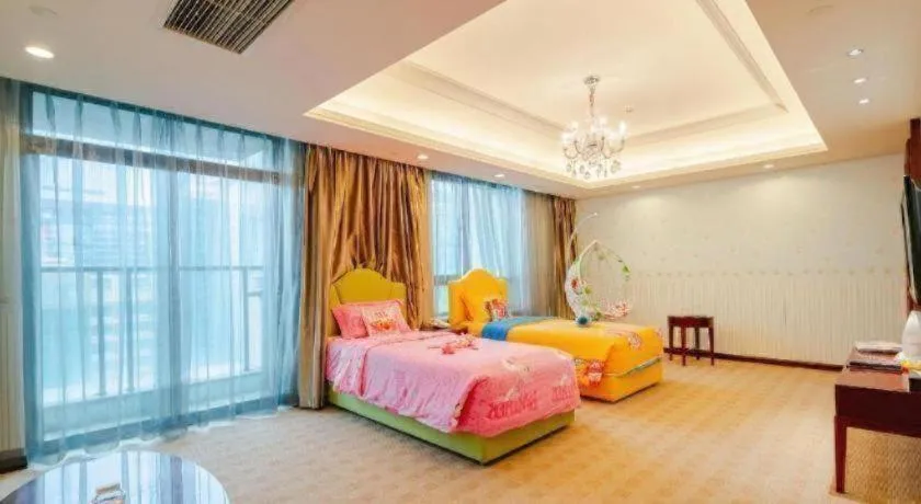 Bed in Chengdu Sovereign Hotel