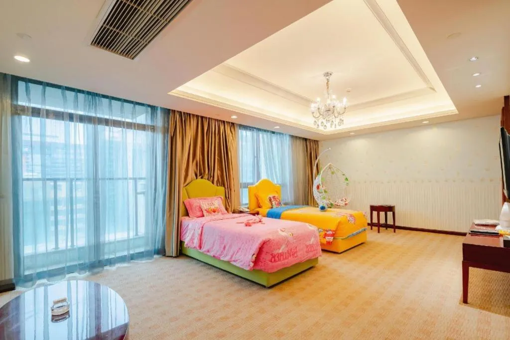 Bed in Chengdu Sovereign Hotel