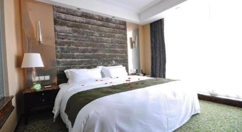 Bed in Green Westdon Hotel