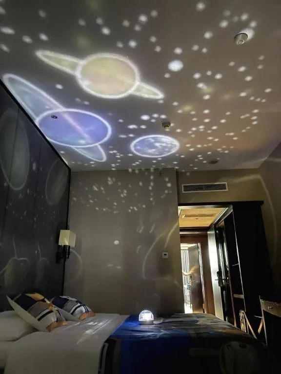 Bed in Green Westdon Hotel