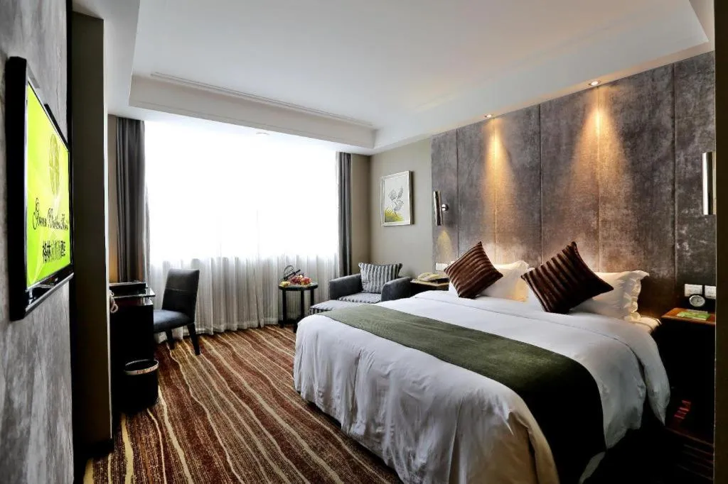 Bed in Green Westdon Hotel