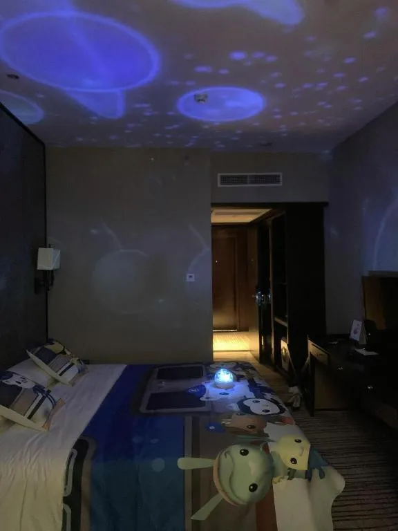 Bed in Green Westdon Hotel