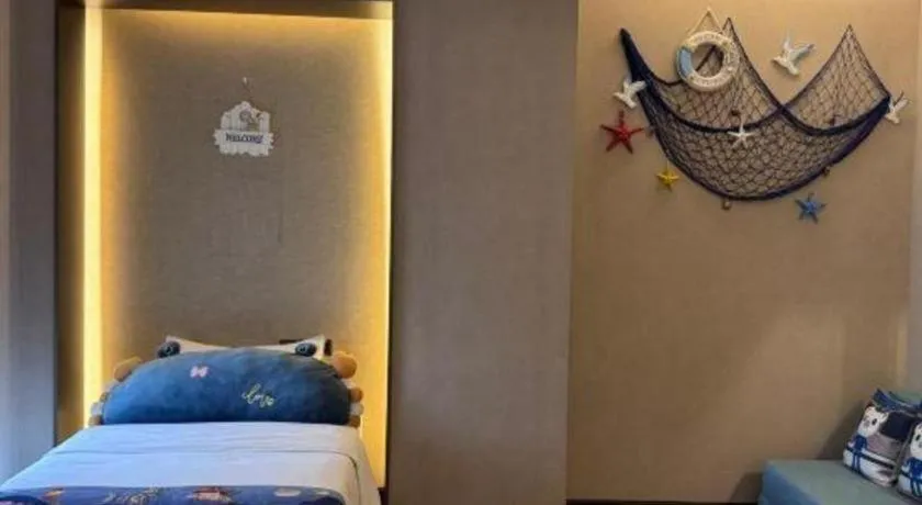 Bed in Green Westdon Hotel