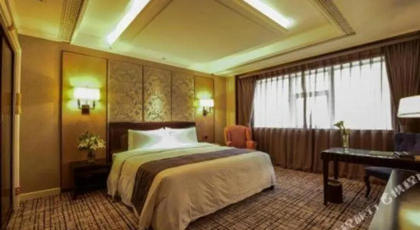 Bed in Green Westdon Hotel