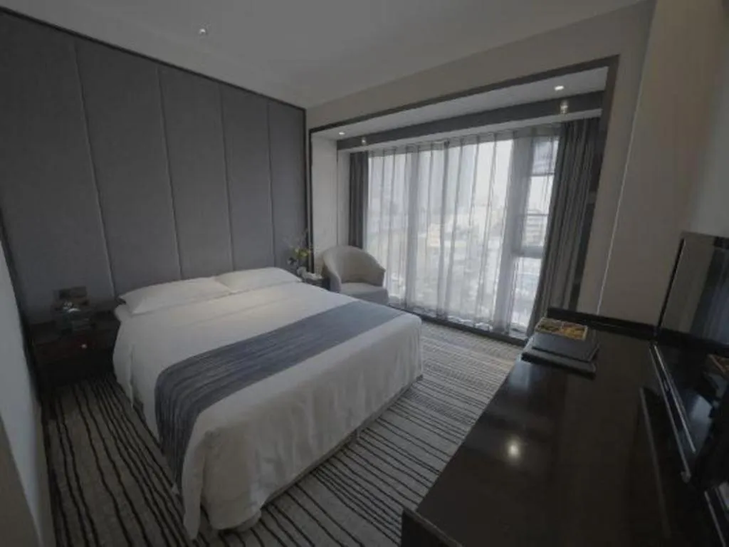 Bed in Green Westdon Hotel