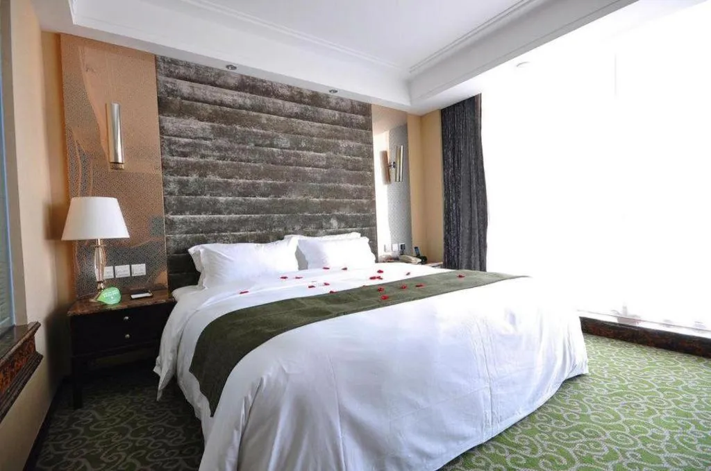 Bed in Green Westdon Hotel