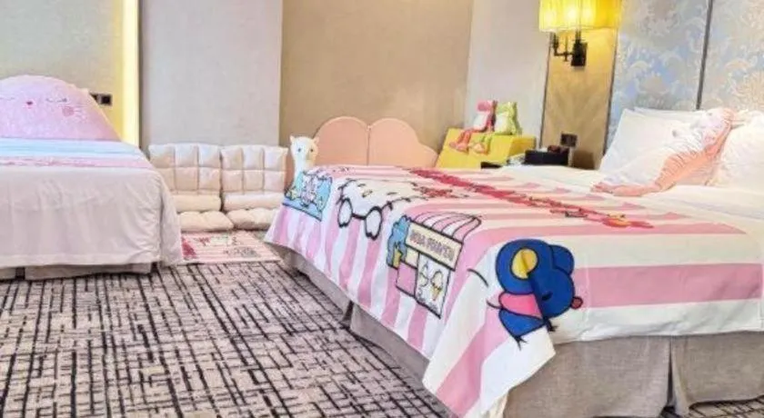 Bed in Green Westdon Hotel