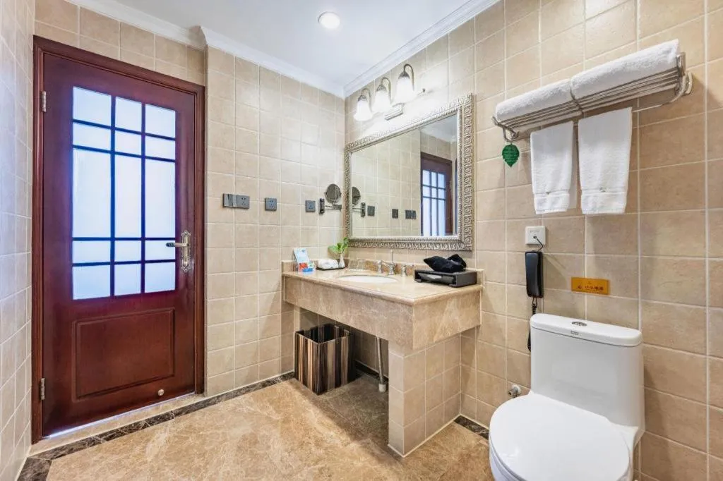 Chongqing River Romance Hotel