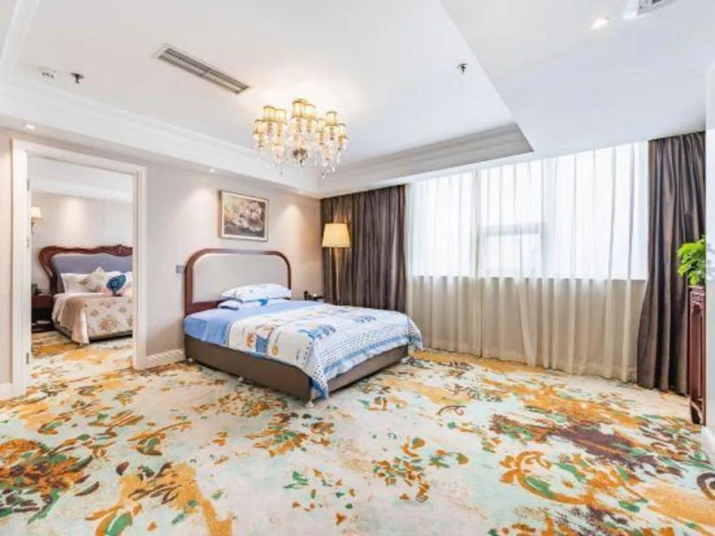 Bed in Chongqing River Romance Hotel