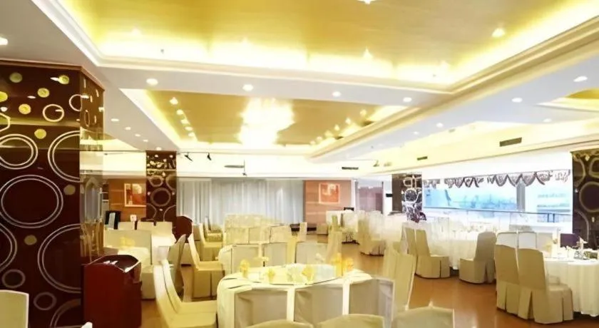 Chongqing River Romance Hotel