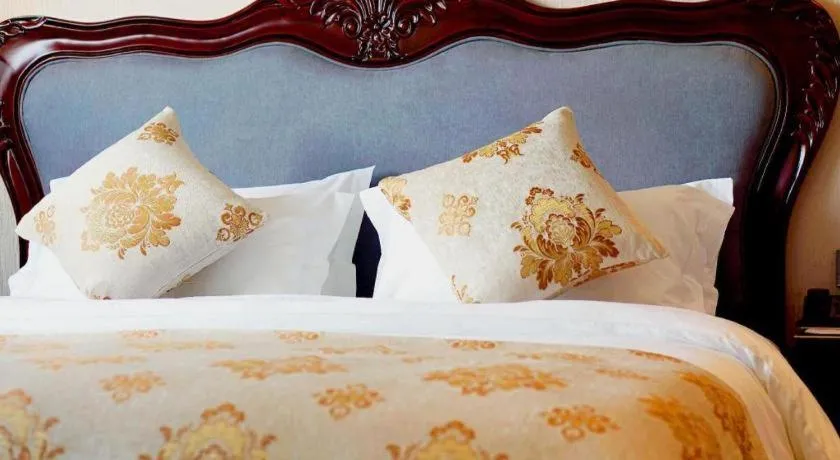 Bed in Chongqing River Romance Hotel