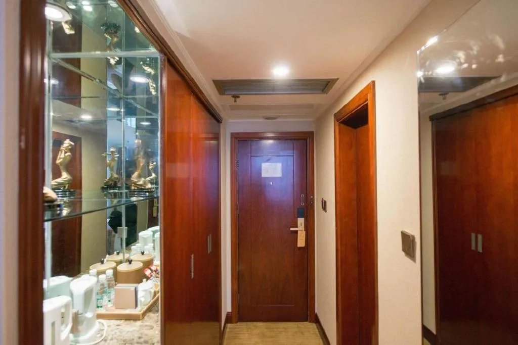 Chongqing River Romance Hotel